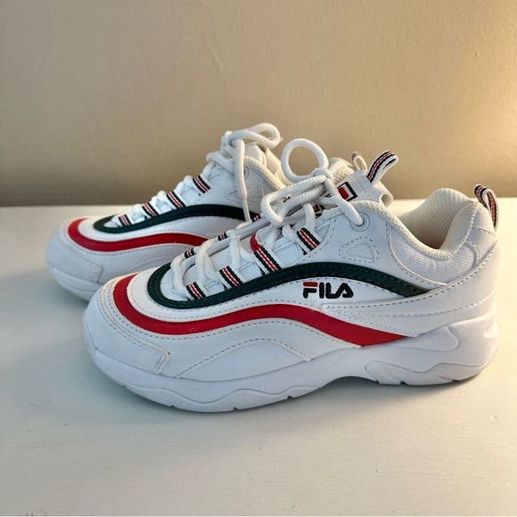 Youth Fila Ray Classic White Sneaker with Blue and Res Trim Size 3 - Picture 3 of 6